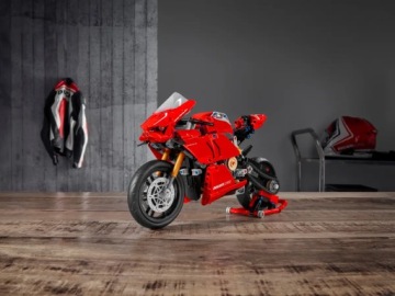 LEGO Technic Motor Ducati Panigale V4 R 42107 Мотоцикл НОВИНКА! В ПОДАРОК!