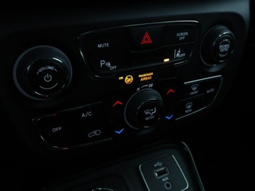 Jeep Compass II SUV 2.0 MJD 140KM 2017 Jeep Compass automat 4x4 navi kamera półskóra, zdjęcie 26