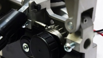 Podajnik napędowy drutu 4 rolki 4R / 24V