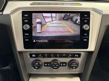 Volkswagen Passat B8 Variant 2.0 TDI BlueMotion SCR 150KM 2018 Volkswagen Passat R Line B8 grzane fotele i kierownica kamera hak, zdjęcie 7