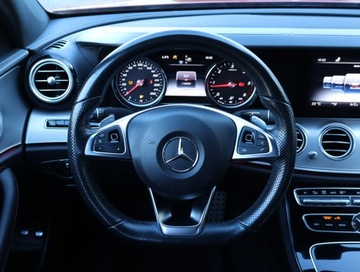 Mercedes Klasa E W213 Limuzyna 2.0 220d 194KM 2016 Mercedes E E 220 d, Salon Polska, Serwis ASO, zdjęcie 18