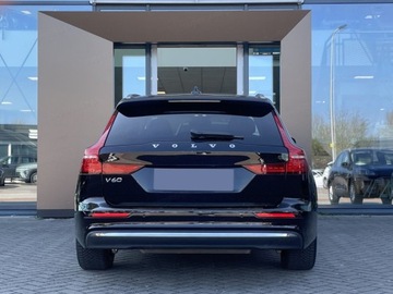 Volvo V60 II  2024 VOLVO V60 T6 AWD Plug-In Hybrid Core Combi 2.0 (398KM) 2024, zdjęcie 3