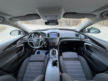 Opel Insignia I Sports Tourer 2.0 CDTI ECOTEC 160KM 2010 Opel Insignia Cosmo Sport Tour 2.0 CDTI 160KM Navi, zdjęcie 31