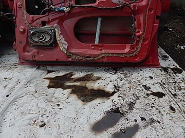 DVEŘE LEVÉ NEBO PRAVÉ NISSAN TERRANO II 3D 96-02