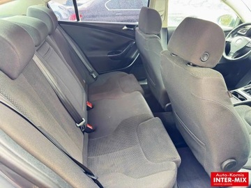 Volkswagen Passat B6 Variant 2.0 TDI 136KM 2006 Volkswagen Passat Zarejestrowany gotowy do jazdy 2.0 Diesel 136KM, zdjęcie 18