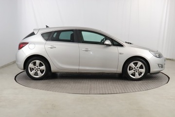 Opel Astra J Hatchback 5d 1.7 CDTI ECOTEC 110KM 2012 Opel Astra 1.7 CDTI, Navi, Klima, Klimatronic, zdjęcie 5