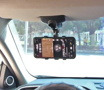 Держатель для телефона на приборной панели - зажим