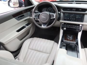 Jaguar XF II Sedan 2.0 i4D 240KM 2017 Jaguar XF 25d AWD, Salon Polska, 237 KM, 4X4, zdjęcie 6