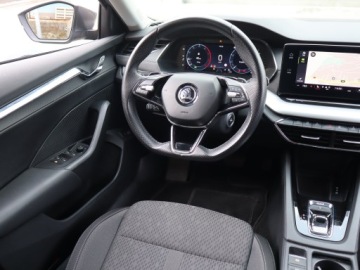 Skoda Octavia IV Kombi 2.0 TDI SCR 200KM 2022 Skoda Octavia 2.0 TDI, Salon Polska, zdjęcie 6