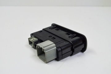 PŘÍDAVNÉ SPONA MULTIMEDIA (AUX/USB) DODGE CHALLENGER COUPE 68206384AC