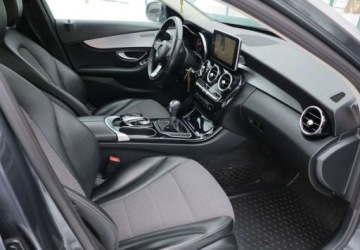 Mercedes Klasa C W205 Limuzyna 200 BlueTEC 136KM 2015 Mercedes-Benz Klasa C Mercedes-Benz Klasa C 200 (BlueTEC) d Avantgarde 1.6, zdjęcie 16