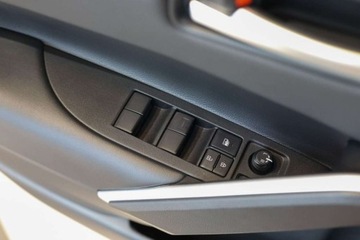 Toyota Corolla Cross 2.0 Hybrid Dynamic Force 197KM 2024 Toyota Corolla Cross Cross 2.0 Hybrid Executive AWD 2.0 Hybryda 197KM, zdjęcie 9