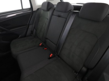 Volkswagen Tiguan II SUV 2.0 TDI 150KM 2019 Volkswagen Tiguan LED klima auto grzane fotele, zdjęcie 16