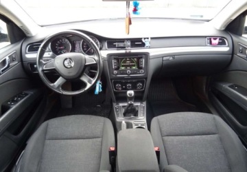 Skoda Superb II Sedan 1.6 TDI CR DPF 105KM 2013 Skoda Superb 1.6tdi,klima,alu,zarejestrowan 1.6 Diesel 105KM, zdjęcie 6