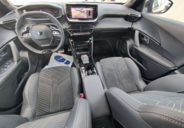Peugeot 2008 II SUV Facelifting 1.2 Hybrid 145 145KM 2025 Peugeot 2008 PureTech mHEV GT e-DCS6 FV23 Bogaty mHev 145KM Kredyt 0 Leasi, zdjęcie 8
