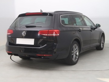 Volkswagen Passat B8 Variant 1.8 TSI BlueMotion Technology 180KM 2017 VW Passat 1.8 TSI, Automat, Navi, Klima, zdjęcie 4
