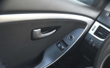 Hyundai i30 II Hatchback 5d 1.4 MPI 100KM 2012 Hyundai i30 Hyundai i30 i30cw 1.4 Trend 1.4 Benzyna 99KM, zdjęcie 17