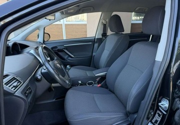 Toyota Verso Minivan Facelifting 1.6 Valvematic 132KM 2015 Toyota Verso 1,6 132KM Klimatronik Navi Serwis 7-osobowy 1.6 Benzyna 132KM, zdjęcie 19