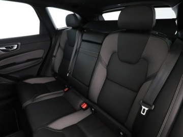 Volvo XC60 II Crossover Plug-In 2.0 T8 Twin Engine Plug-in Hybrid 390KM 2021 Volvo XC 60 PHEV 4x4 skóry el. fotele z, zdjęcie 17