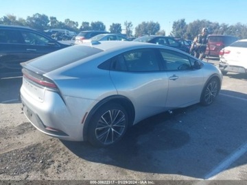 Toyota Prius V (XW60) 2023 Toyota Prius 2023r., 2.0L, zdjęcie 2