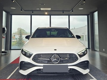 Mercedes Klasa A W177/V177 2025 MERCEDES-BENZ A Klasa 250 e AMG Line 1.3 (272KM) 2025, zdjęcie 1