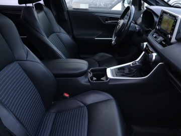 Toyota RAV4 IV MPV Facelifting 2.5 Hybrid 197KM 2018 Toyota RAV 4 2.5 Hybrid, Salon Polska, Serwis ASO, zdjęcie 8