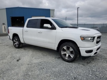  RAM 1500 Laramie 2023, 5.7L V8 395KM, RWD, odpala i jezdzi, od ubezpieczal, zdjęcie 2