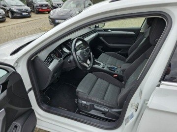 Volkswagen Passat B8 Variant 2.0 TDI BlueMotion SCR 150KM 2019 Volkswagen Passat Variant 2,0 diesel 150KM DSG LED, zdjęcie 4