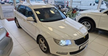 Skoda Superb II Kombi 2.0 TDI CR DPF 170KM 2011 Skoda Superb 2.0 TDI 170KM Ksenonowe reflektory 2.0 Diesel 170KM, zdjęcie 3