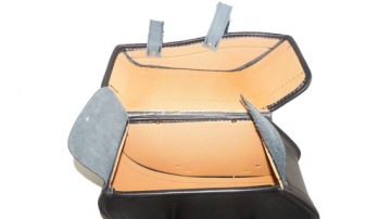 КОЖАНЫЕ МОТОЦИКЛОВЫЕ СУМКИ 2x 20л, 42x26x18, Гладкий по бокам измельчитель