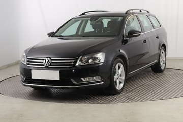 Volkswagen Passat B7 Variant 2.0 TDI CR DPF BlueMotion 140KM 2013 VW Passat 2.0 TDI, DSG, Navi, Xenon, Bi-Xenon, zdjęcie 1