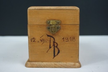 Львовская шкатулка Алоизы Хюбнера, карточная шкатулка, 1918 г.