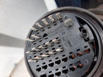 DVEŘE PRAVÝ PŘEDNÍ PASSAT B4 KOMBI LA5E
