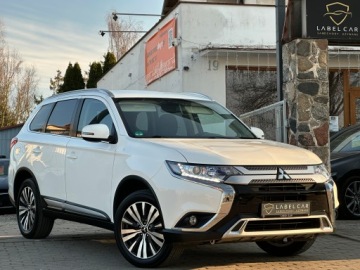 Mitsubishi Outlander III SUV Facelifting 2017 2.0 150KM 2019 MITSUBISHI OUTLANDER 2019*2.0 MIVEC 150 KM*DIAMANT *KAMERA*LED*AUTOMAT*ASO, zdjęcie 1