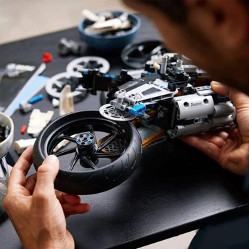 Набор кубиков TECHNIC BMW M1000R 45см 1920 шт.