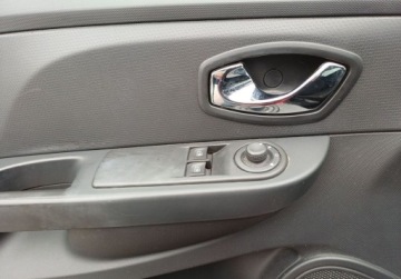 Renault Clio III Hatchback 3d Phase II 1.2 16v 75KM 2013 Renault Clio 275 1.2 16V Authentique 75KM I wl. 1.1 Benzyna 75KM, zdjęcie 15