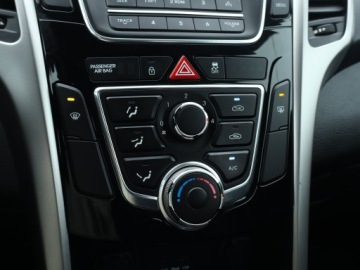 Hyundai i30 II Hatchback 5d 1.4 MPI 100KM 2012 Hyundai i30 1.4 CVVT, Salon Polska, Serwis ASO, zdjęcie 12