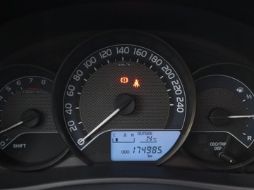 Toyota Auris II Touring Sports Facelifting 1.6 Valvematic 132KM 2015 Toyota Auris 1.6 Valvematic, Salon Polska, zdjęcie 9
