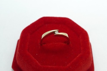 Złoty pierścionek z BRYLANTEM DIAMENTEM 0,035karata SCHUBERT