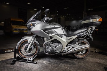 Подставка-держатель мотоцикла для переднего колеса и шины