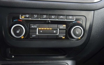 Volkswagen Tiguan I SUV Facelifting 2.0 TDI CR DPF BlueMotion 110KM 2013 Volkswagen Tiguan 2.0TDI 2013r Kamera PDC Hak 2 KPL KOL Sprowadzony Oplaco, zdjęcie 31