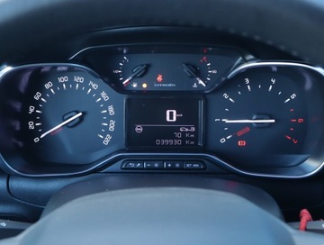 Citroen C3 III Hatchback Facelifting 1.2 PureTech 110KM 2022 Citroen C3 1.2 PureTech, Salon Polska, zdjęcie 10