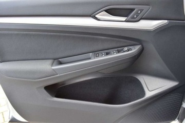 Volkswagen Golf VIII Variant 1.5 TSI 130KM 2022 Volkswagen Golf Variant SalonPL TSI 130KM Variant Life ACC LaneAssist Czuj, zdjęcie 23