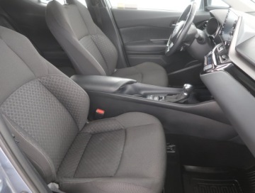 Toyota C-HR I Crossover Facelifting 1.8 Hybrid 122KM 2022 Toyota C-HR 1.8 Hybrid, Salon Polska, zdjęcie 7