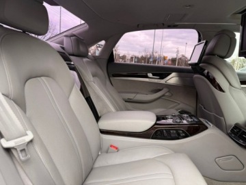 Audi A8 D4 Sedan Facelifting 4.0 TFSI 435KM 2014 Audi A8 A8 L Quattro 4.0 benzyna Japonia 4.0 Benzyna 435KM, zdjęcie 29