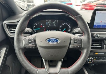 Ford Focus IV Hatchback 1.0 EcoBoost 125KM 2021 Ford Focus 1.0 ecoboost 125 KM 6MT ST-Line pakiet Parking, Winter Benzyna, zdjęcie 15