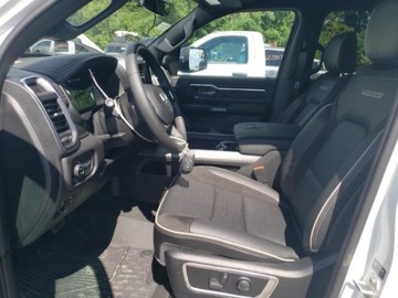  RAM 1500 2024, 5.7L, 4x4, LARAMIE, po gradobiciu 5.7 Benzyna 392KM, zdjęcie 7