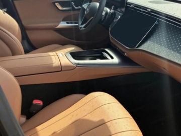 Mercedes Klasa E W214 Sedan 2.0 220d 197KM 2026 E Klasa 220 d 4-Matic Exclusive 2.0 (197KM) 2026, zdjęcie 9