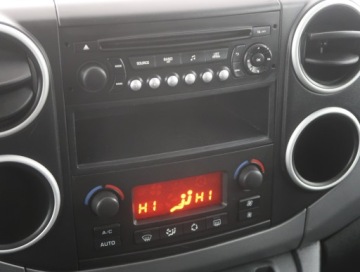 Peugeot Partner II Tepee Facelifting 2015 1.6 BlueHDi 100KM 2017 Peugeot Partner 1.6 BlueHDi, Salon Polska, zdjęcie 11