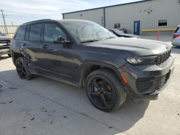 Jeep Grand Cherokee IV 2022 Jeep Grand Cherokee LAREDO 2022, od ubezpieczalni 3.6 Benzyna 293KM, zdjęcie 1